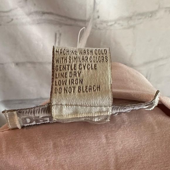 Dress Barn Pink Short Sleeve Button-Up Blouse, Large, Pre-owned - Picture 6 of 6